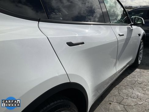 Used 2021 Tesla Model Y Long Range image 83