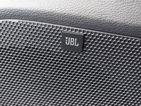 Used 2020 Toyota Tacoma Limited image 23