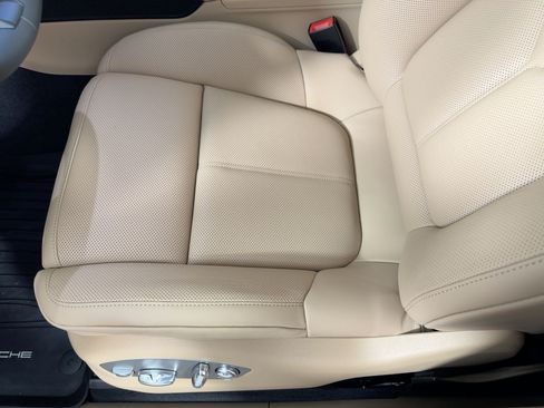 Certified 2026 Porsche Macan AWD/4WD image 14