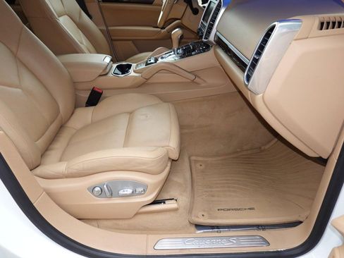 Used 2014 Porsche Cayenne S image 24