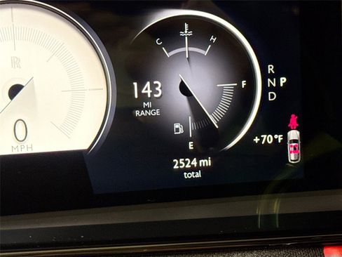 Used 2025 Rolls-Royce Cullinan image 19