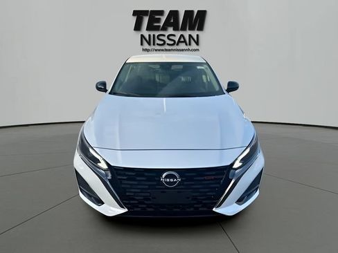 Certified 2025 Nissan Altima 2.5 SR AWD/4WD image 17