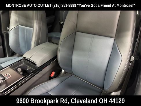 New 2026 Land Rover Range Rover Velar Dynamic SE image 25