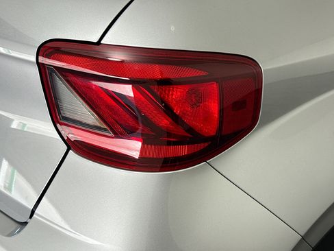 Used 2024 Hyundai Venue SEL image 30