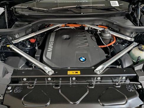 New 2026 BMW X5 xDrive50e w/ Executive Package image 18