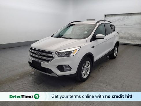 Used 2017 Ford Escape SE w/ Equipment Group 201A image 1