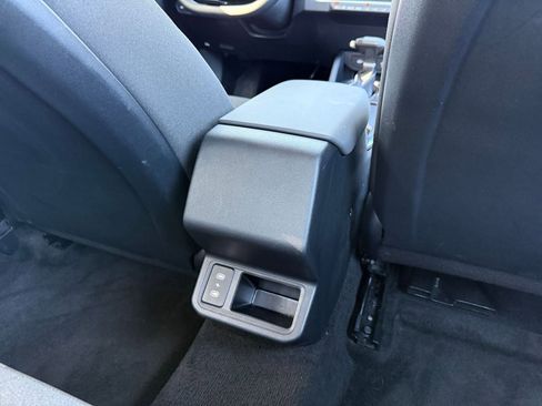 Used 2025 Kia K4 LXS image 23