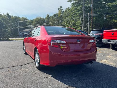 Used 2014 Toyota Camry SE image 3