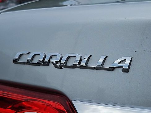 Used 2013 Toyota Corolla LE FWD image 29