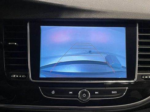 Used 2021 Buick Encore Preferred FWD image 4