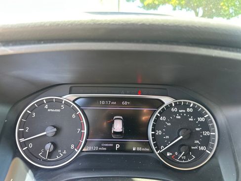 Used 2025 Nissan Rogue SV w/ SV Premium Package FWD image 46