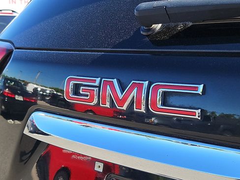 Used 2023 GMC Terrain SLE w/ Driver Convenience Package FWD image 29
