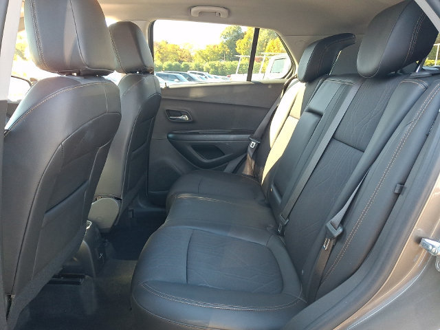 Used 2022 Chevrolet Trax LT w/ Sport Edition AWD/4WD image 21