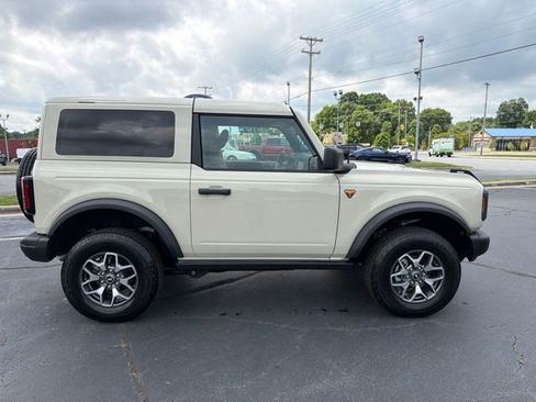 Certified 2025 Ford Bronco Badlands AWD/4WD image 6
