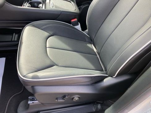 New 2026 Chrysler Pacifica Limited w/ S Appearance Package FWD image 11