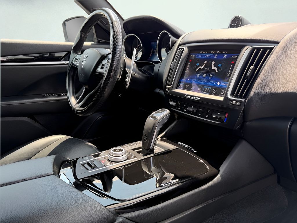 Used 2020 Maserati Levante AWD/4WD image 30