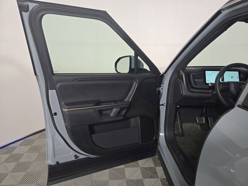 Used 2024 Rivian R1S Adventure AWD/4WD image 16
