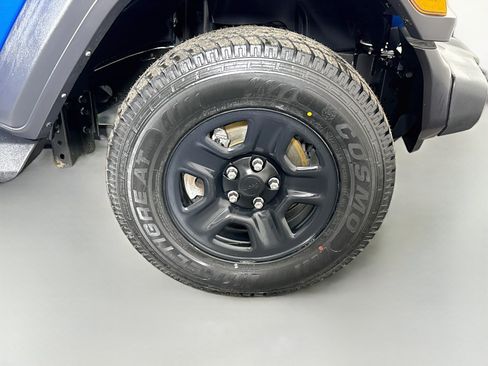 Used 2024 Jeep Wrangler Unlimited Sport AWD/4WD image 30