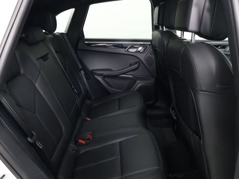 Certified 2026 Porsche Macan AWD/4WD image 32