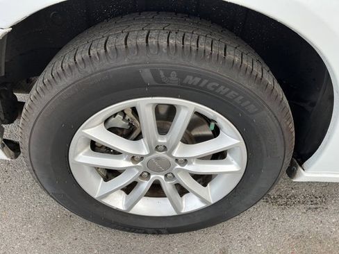 Used 2018 Dodge Grand Caravan SXT image 28