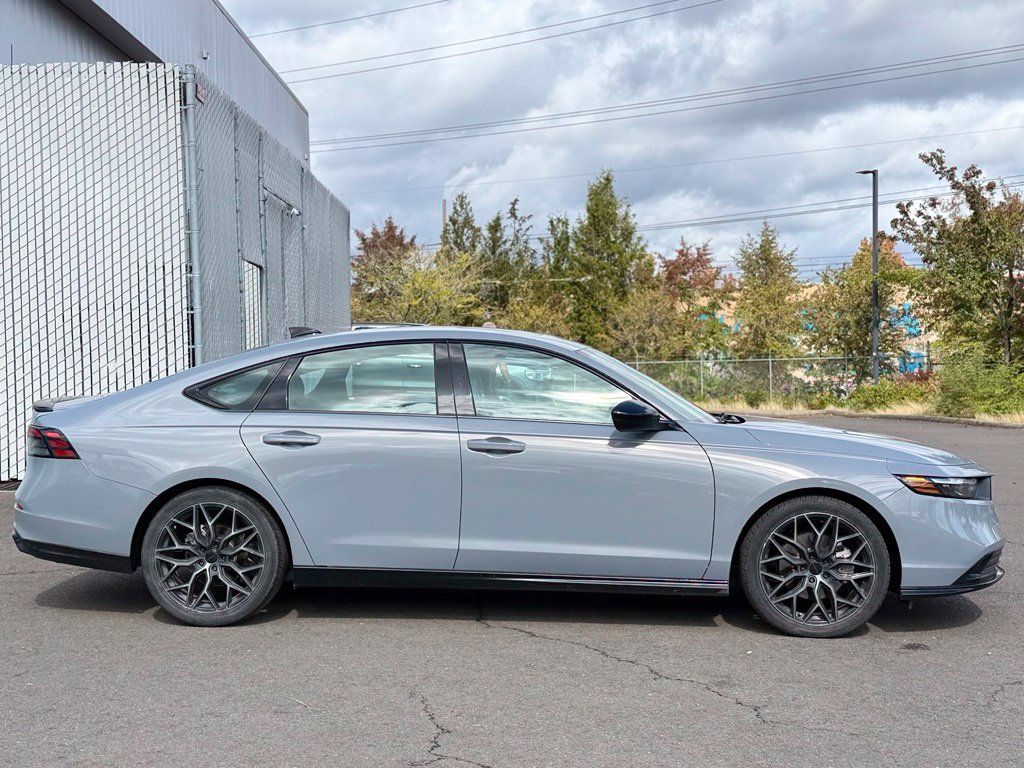 Used 2023 Honda Accord Sport image 6