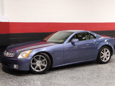 Used 2005 Cadillac XLR RWD image 18