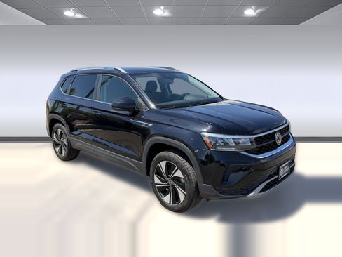 Used 2024 Volkswagen Taos SE AWD/4WD image 7