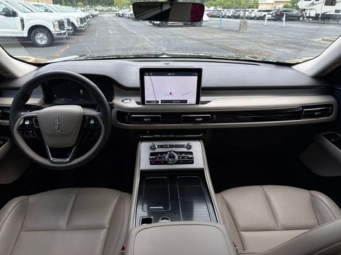 Certified 2023 Lincoln Aviator AWD w/ Premium Package image 12