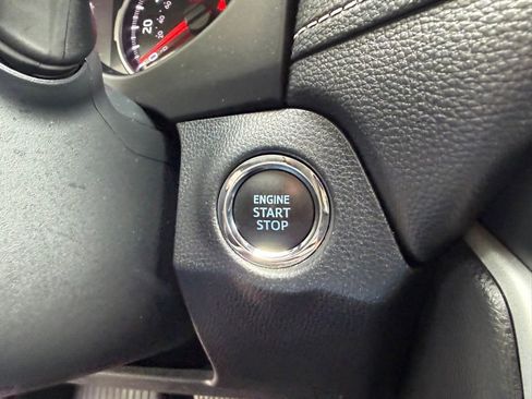 Used 2022 Toyota RAV4 XLE image 25