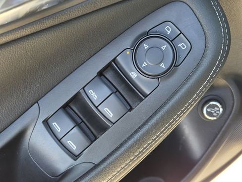 Used 2023 Buick Encore GX Essence w/ Experience Buick Package FWD image 27