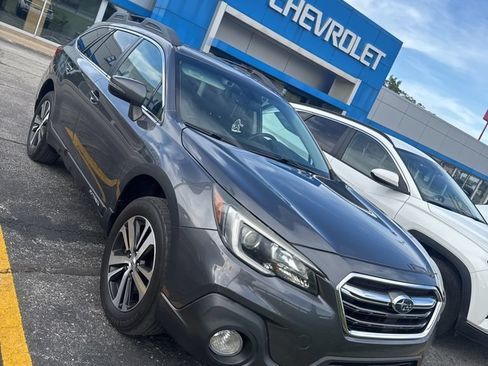 Used 2019 Subaru Outback 3.6R Limited AWD/4WD image 3