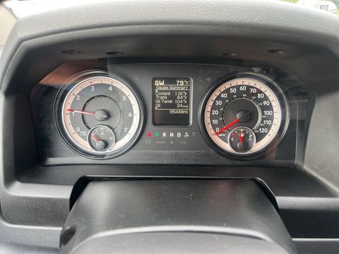 Used 2016 RAM 1500 Express w/ Black Ram 1500 Express Group AWD/4WD image 17