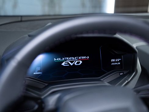 Used 2023 Lamborghini Huracan EVO RWD image 23