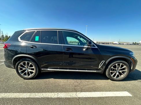 Used 2022 BMW X5 xDrive40i w/ Premium Package image 4