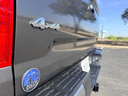 Used 2015 Toyota Tundra SR5 w/ SR5 Upgrade Package image 19