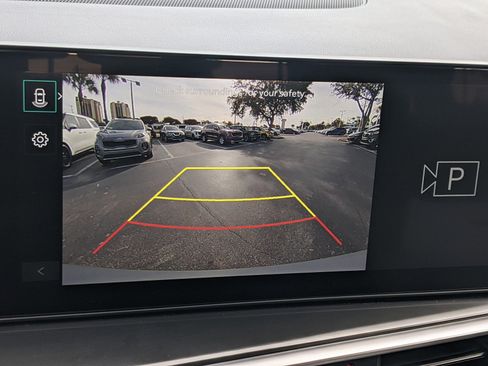 Used 2025 Kia Sorento LX image 22