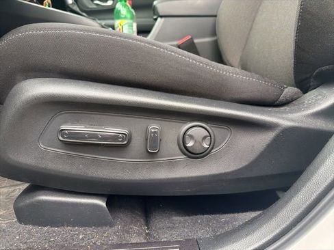 Used 2025 Honda CR-V EX image 9