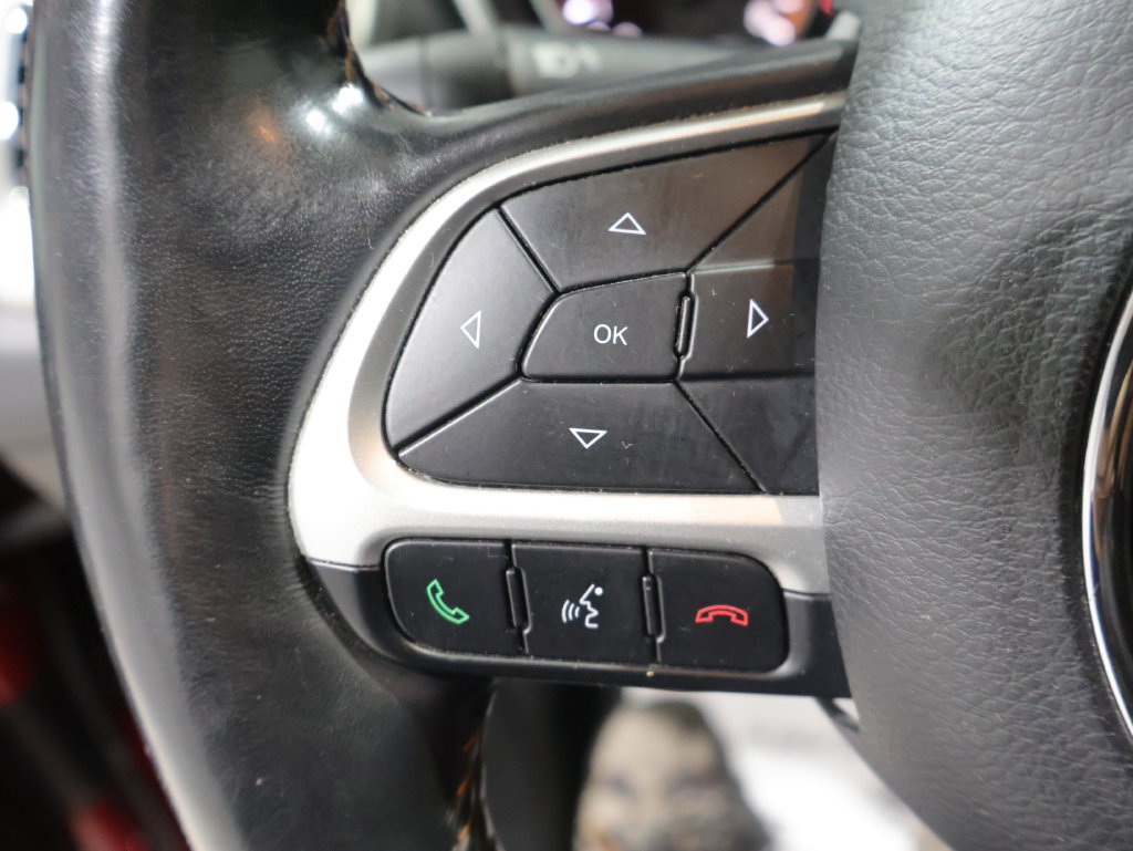 Used 2018 Jeep Compass Latitude w/ Popular Equipment Group AWD/4WD image 35