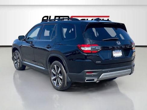 Used 2024 Honda Pilot Touring image 5