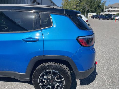 Used 2025 Jeep Compass Trailhawk image 11