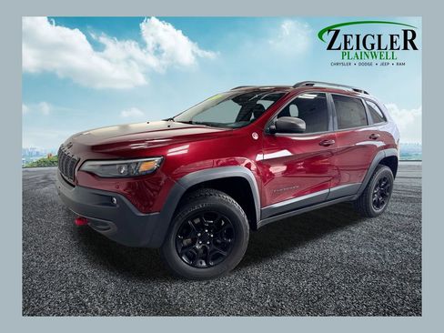 Used 2019 Jeep Cherokee Trailhawk w/ Comfort & Convenience Group AWD/4WD image 1