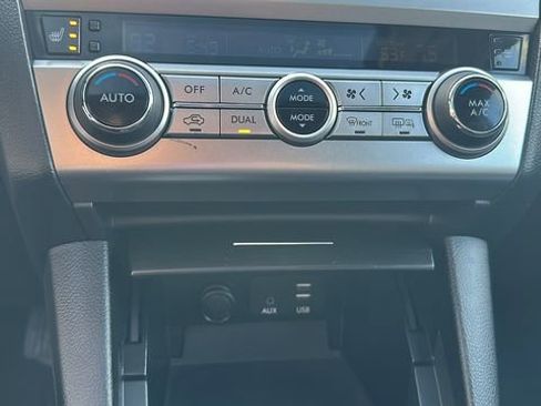 Used 2017 Subaru Outback 2.5i Limited image 12