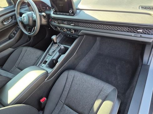 Used 2025 Honda Accord SE image 22