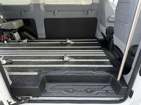 Used 2018 Ford Transit 150 XL image 28