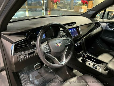 Used 2024 Cadillac XT6 Sport image 17
