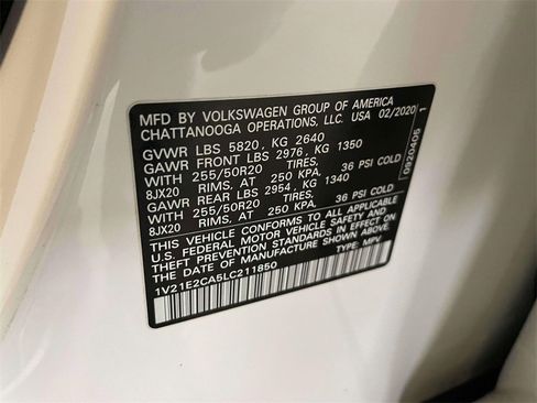 Used 2020 Volkswagen Atlas Cross Sport SE image 19