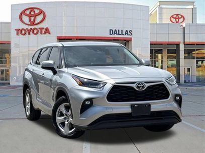 Used 2023 Toyota Highlander LE