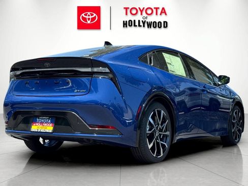 New 2026 Toyota Prius Plug-In Hybrid FWD image 4