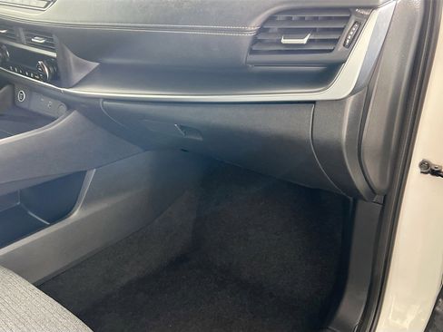 Used 2023 Nissan Rogue SV image 35