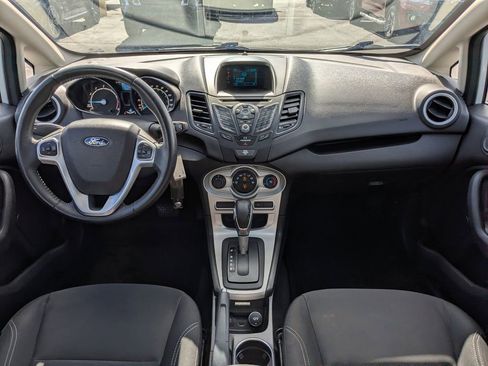 Used 2015 Ford Fiesta SE image 16